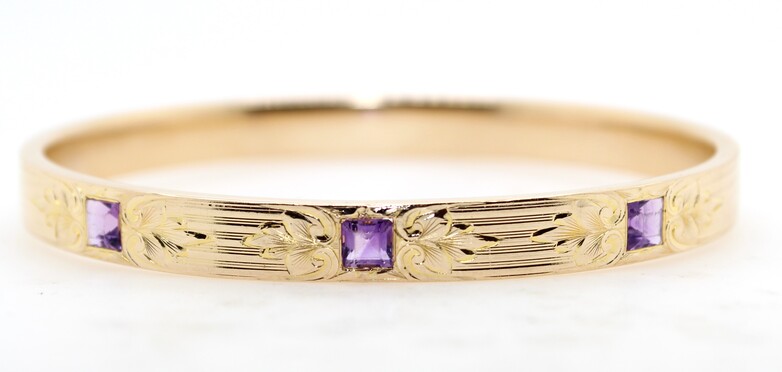 Estate 14 Karat Yellow Gold Amethyst Bangle